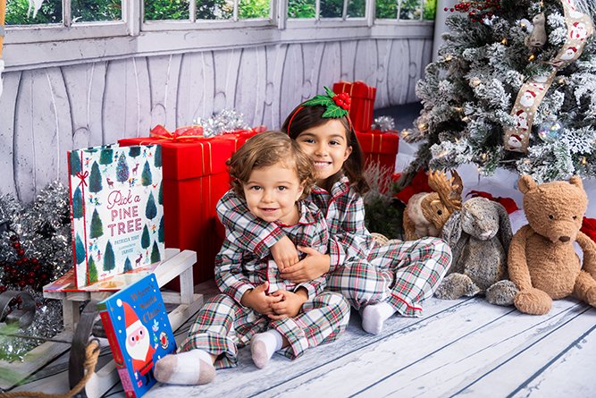 Family Christmas Photos_Holiday Sessions_Chelsea V Photography_Studio Sessions-0872